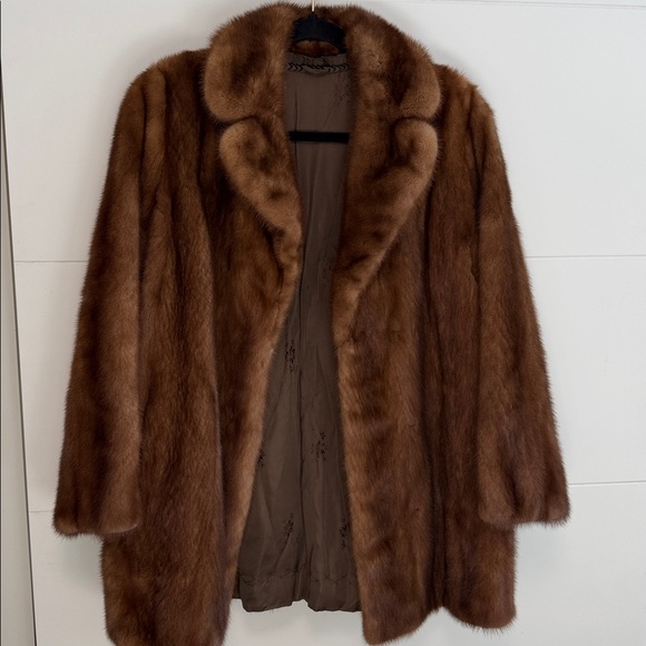 Elegant Brown 100% Real female mink Fur Coat - Picture 4 of 9